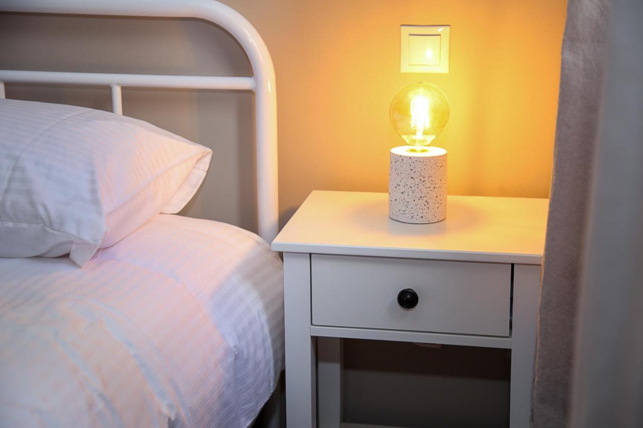 Caravin Wanderhome, 5 Min From Metro Nea Ionia Athens Ngoại thất bức ảnh