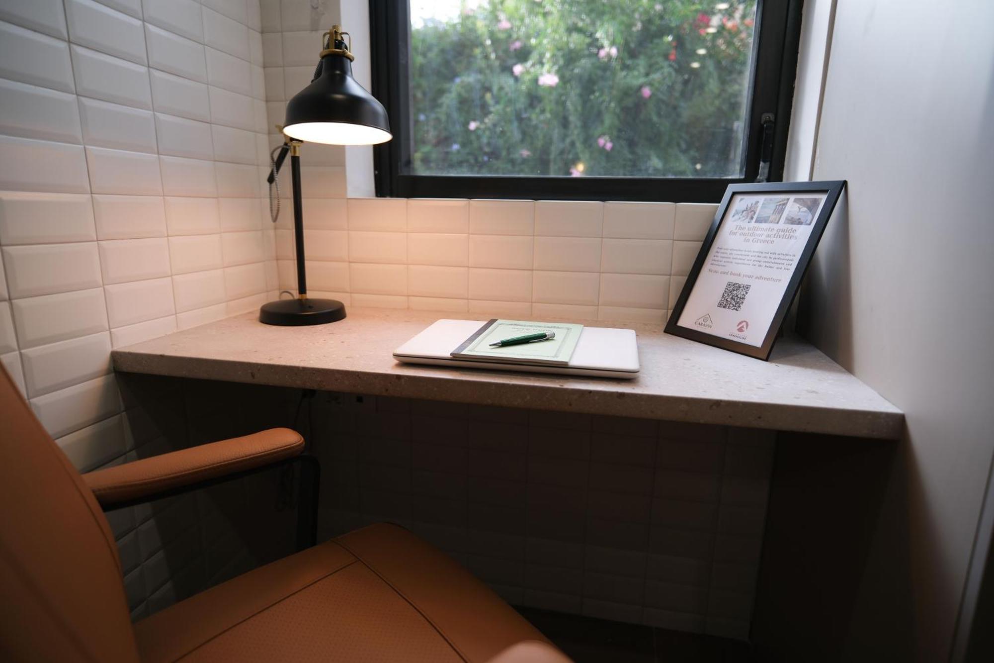 Caravin Wanderhome, 5 Min From Metro Nea Ionia Athens Ngoại thất bức ảnh